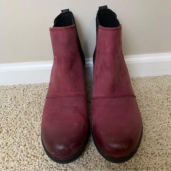 SOREL Joan Of Arctic Wedge Red Wine Black Chelsea Boots Size 8.5 waterproof - Picture 2 of 6